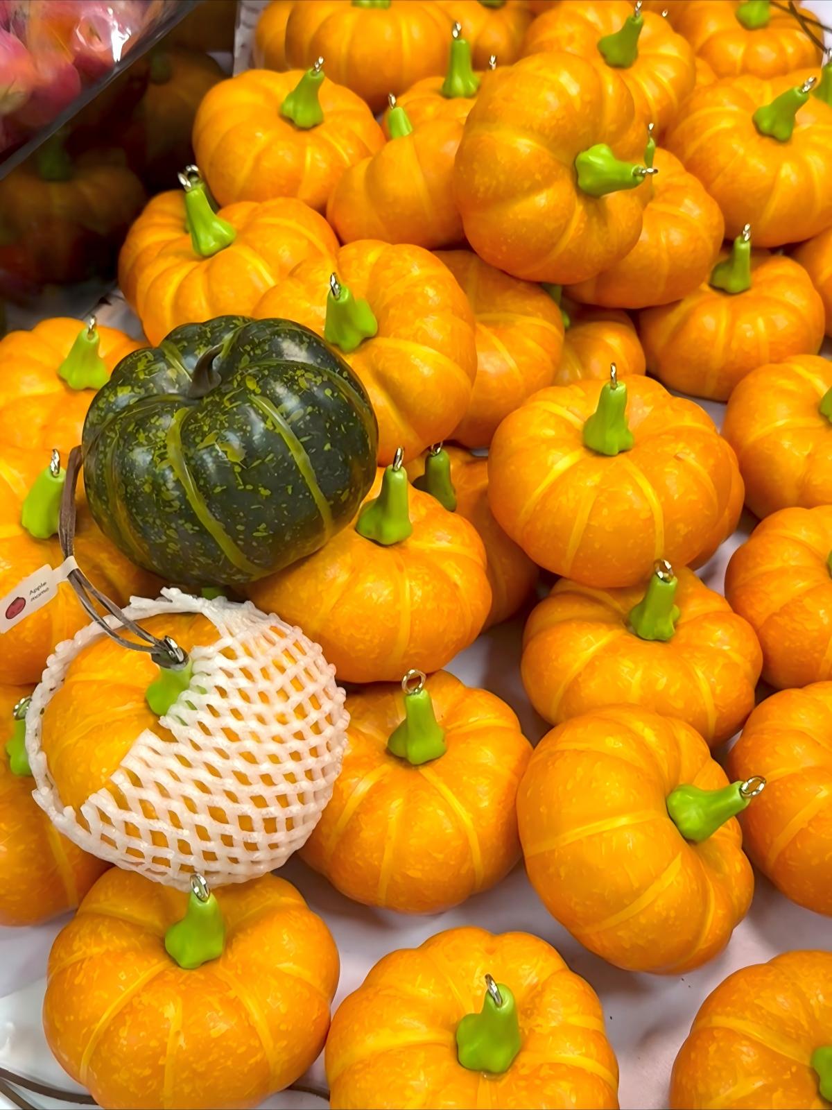 MOMO Realistic Orange Pumpkin Charm