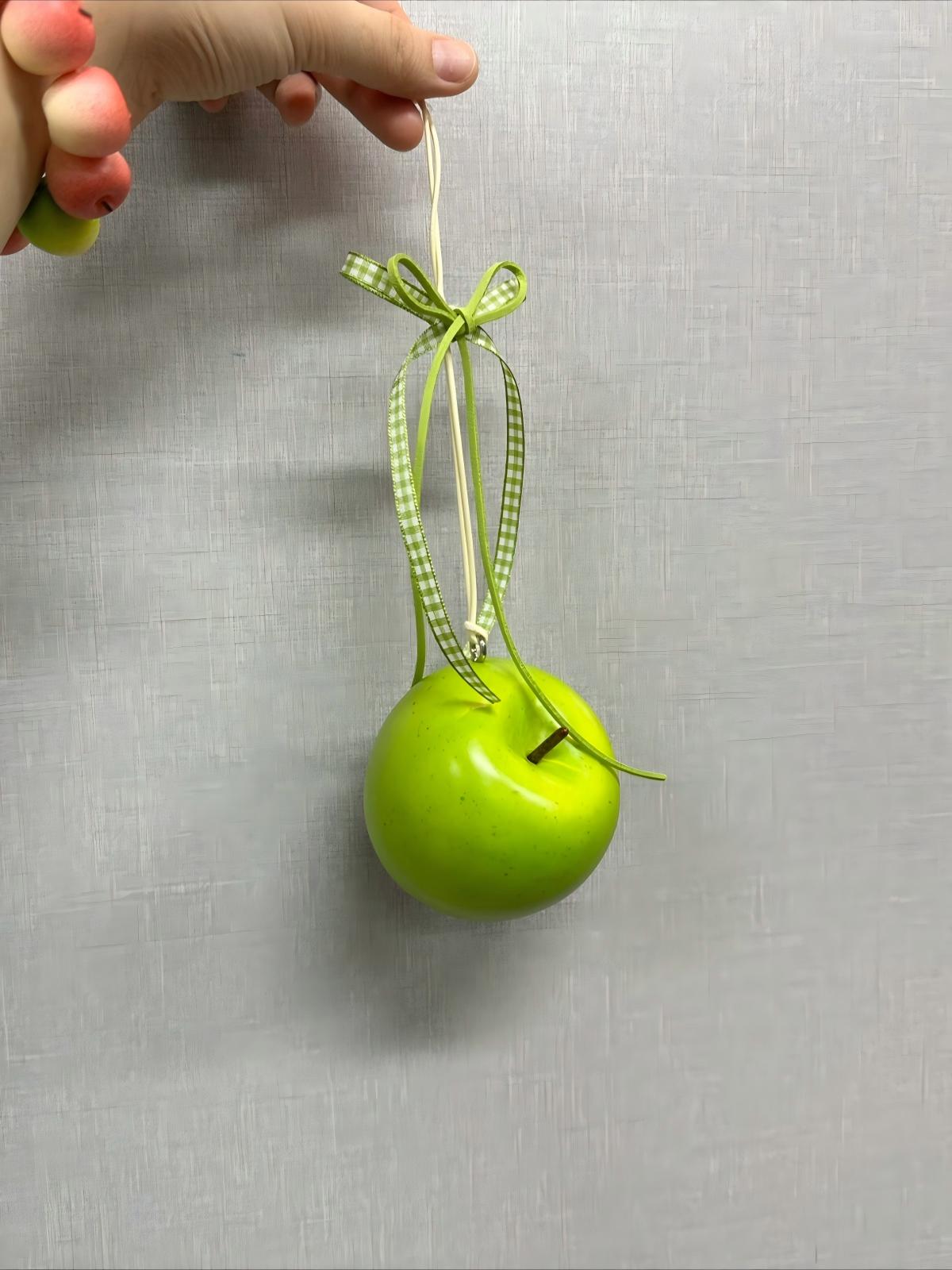 MOMO Realistic Green Apple Charm